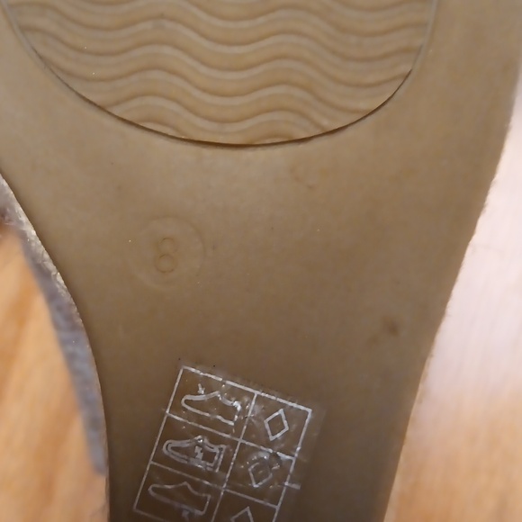 Moda size 8 silver wedge heels - Picture 5 of 5